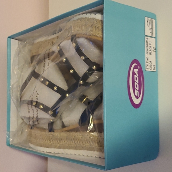 Soda Sandals - Picture 5 of 5